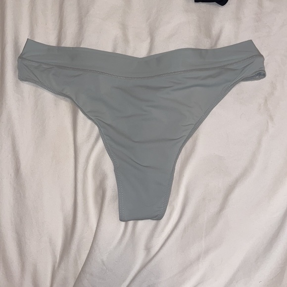 Dynamite thongs - Picture 2 of 4